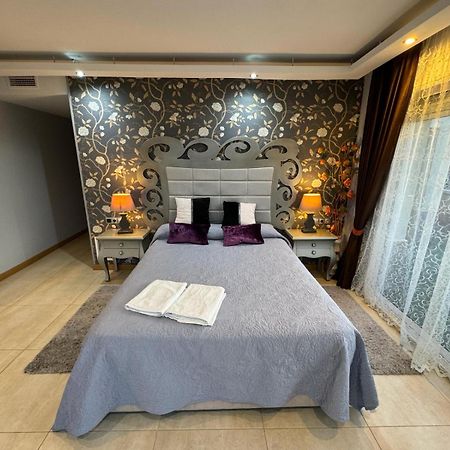 Bed And Breakfast En Σαλού Εξωτερικό φωτογραφία